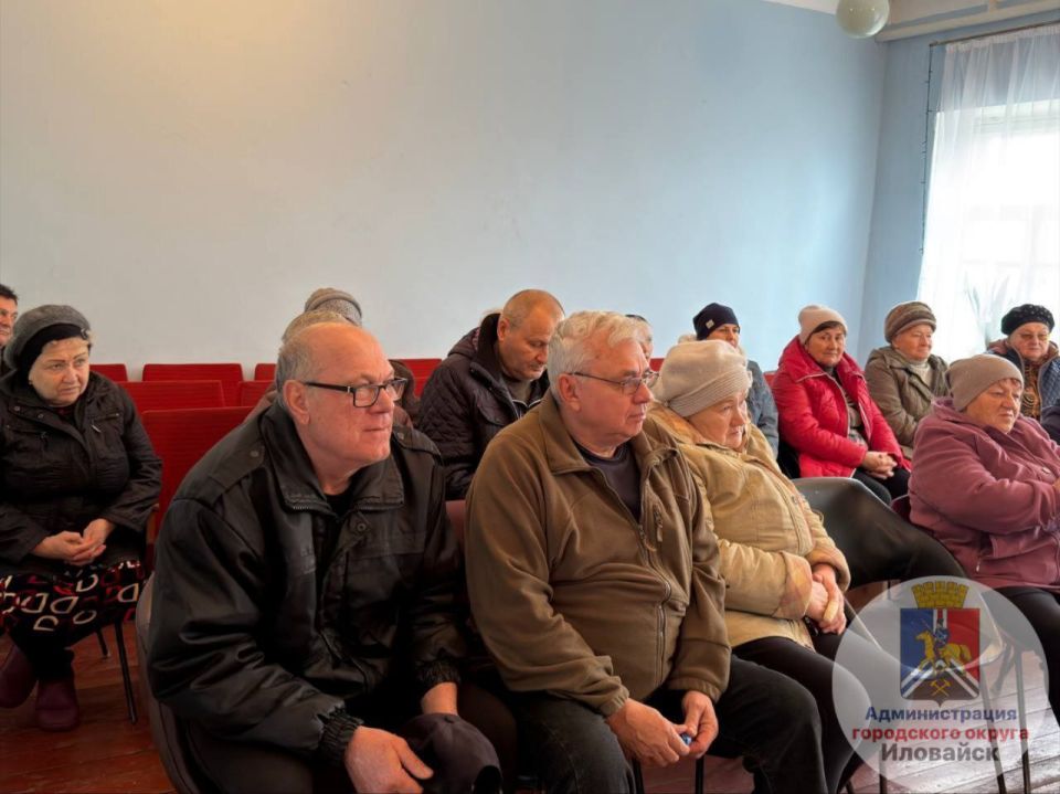 Денис Зубов: Сход граждан. 17 декабря в селе Зеленое состоялась встреча жителей с временно исполняющим полномочия главы администрации муниципального образования городской округ Иловайск – Кузнецовым Александром Васильевичем Денис Зубов: Сход граждан. 17 декабря в селе Зеленое состоялась встреча жителей с временно исполняющим полномочия главы администрации муниципального образования городской округ Иловайск – Кузнецовым Александром Васильевичем