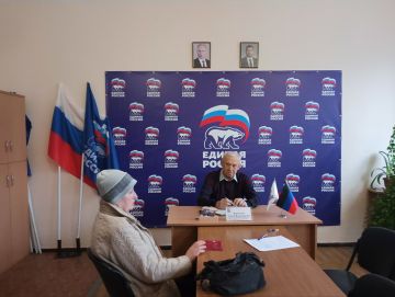 18 декабря 2025 года в Дебальцево депутат Дебальцевского городского совета от Всероссийской политической партии «Единая Россия» Сергей Кириченко провел очередной личный прием граждан в общественной приемной партии