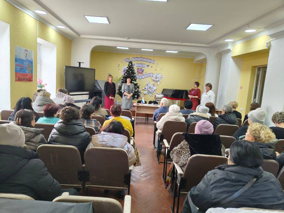 В Мангуше обсудили актуальные вопросы социального обслуживания и транспортной доступности В Мангуше обсудили актуальные вопросы социального обслуживания и транспортной доступности
