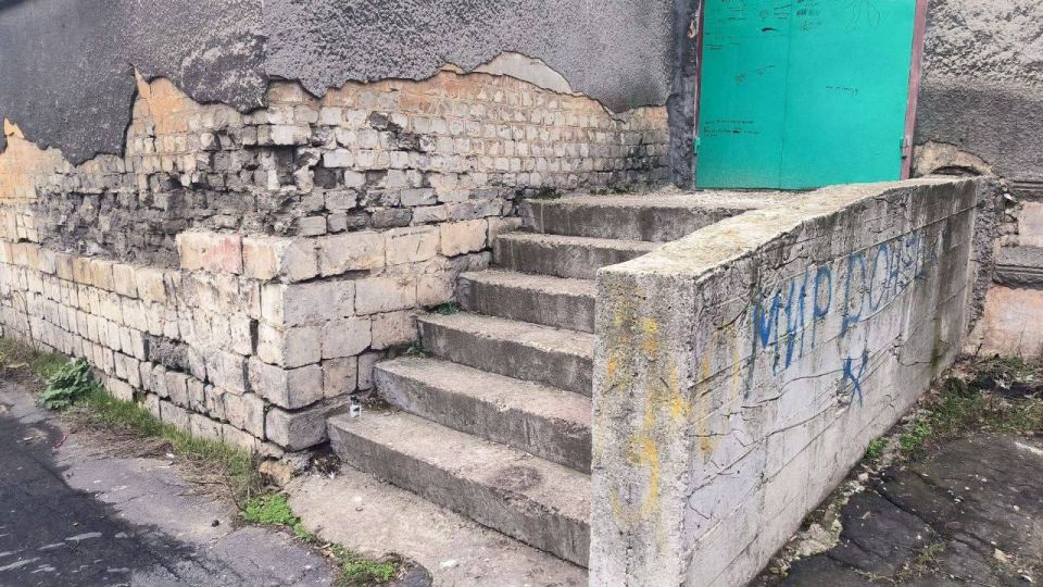 В Донецке ищут альтернативные площадки для работы сотрудников ДК «Смолянка», который нуждается в капитальном ремонте В Донецке ищут альтернативные площадки для работы сотрудников ДК «Смолянка», который нуждается в капитальном ремонте