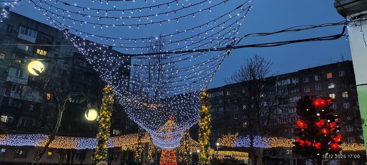 Новогодняя красота в «Тихом парке» в Макеевке Новогодняя красота в «Тихом парке» в Макеевке