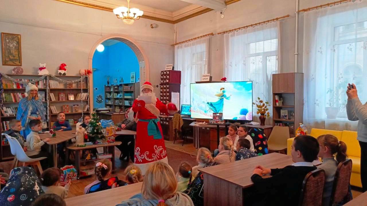 С приходом зимы начинается цикл зимних праздников С приходом зимы начинается цикл зимних праздников