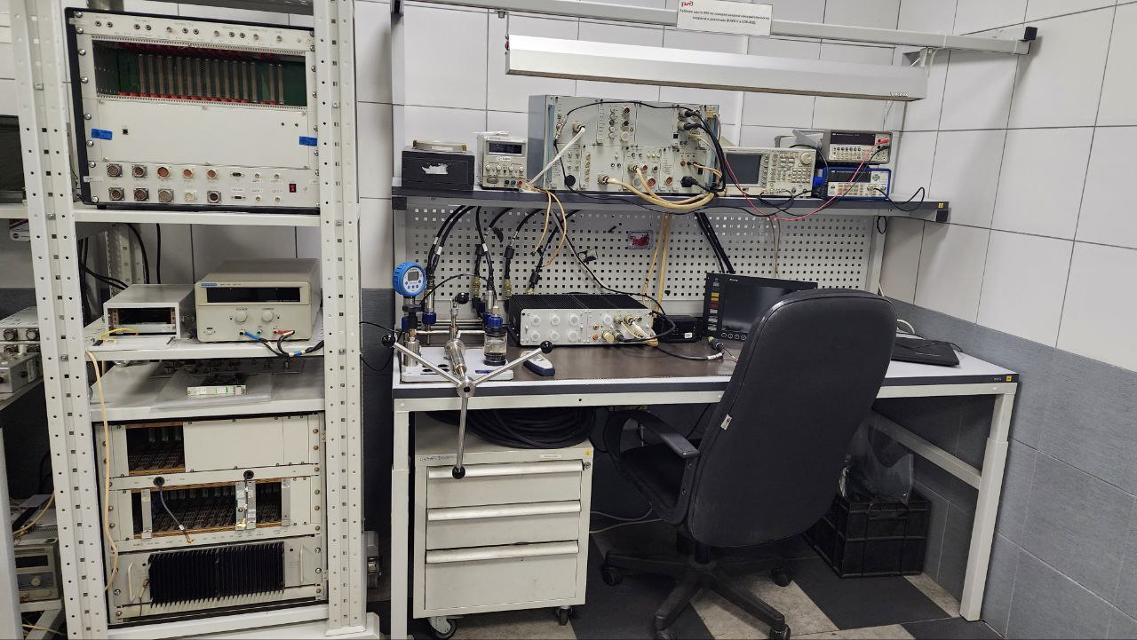 Начальник Дорожного центра стандартизации, метрологии и экспертизы Донецкого филиала ФГУП «ЖДН» Ольга Косик в ходе рабочей поездки в Октябрьский центр метрологии Октябрьской железной дороги ОАО «РЖД» подписала акт по... Начальник Дорожного центра стандартизации, метрологии и экспертизы Донецкого филиала ФГУП «ЖДН» Ольга Косик в ходе рабочей поездки в Октябрьский центр метрологии Октябрьской железной дороги ОАО «РЖД» подписала акт по...