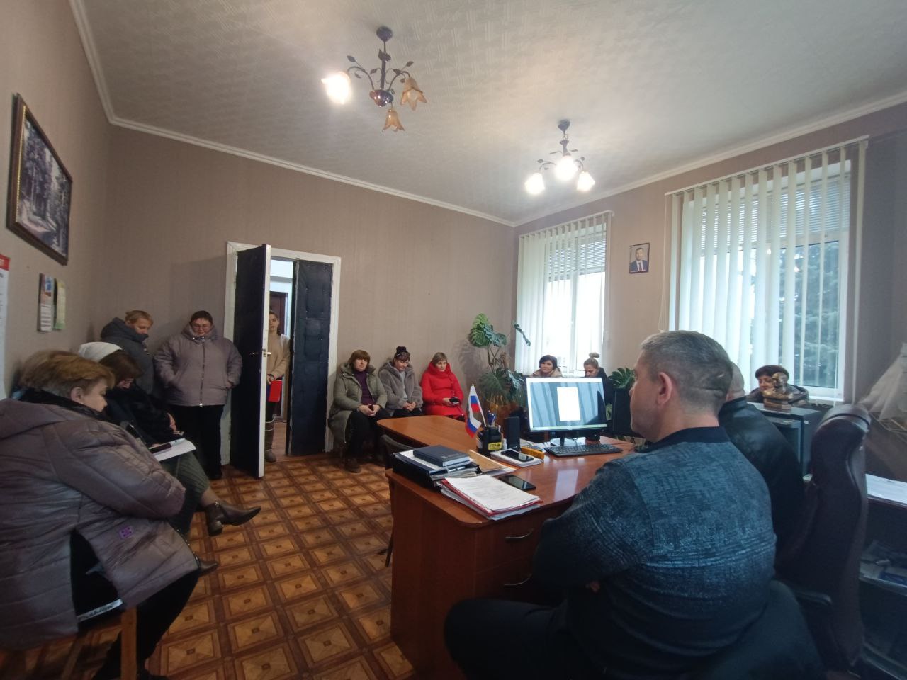 Сегодня Первый заместитель главы Администрации Володарского муниципального округа Боровик Д.В. провёл встречу с жителями с. Зеленый Яр Сегодня Первый заместитель главы Администрации Володарского муниципального округа Боровик Д.В. провёл встречу с жителями с. Зеленый Яр