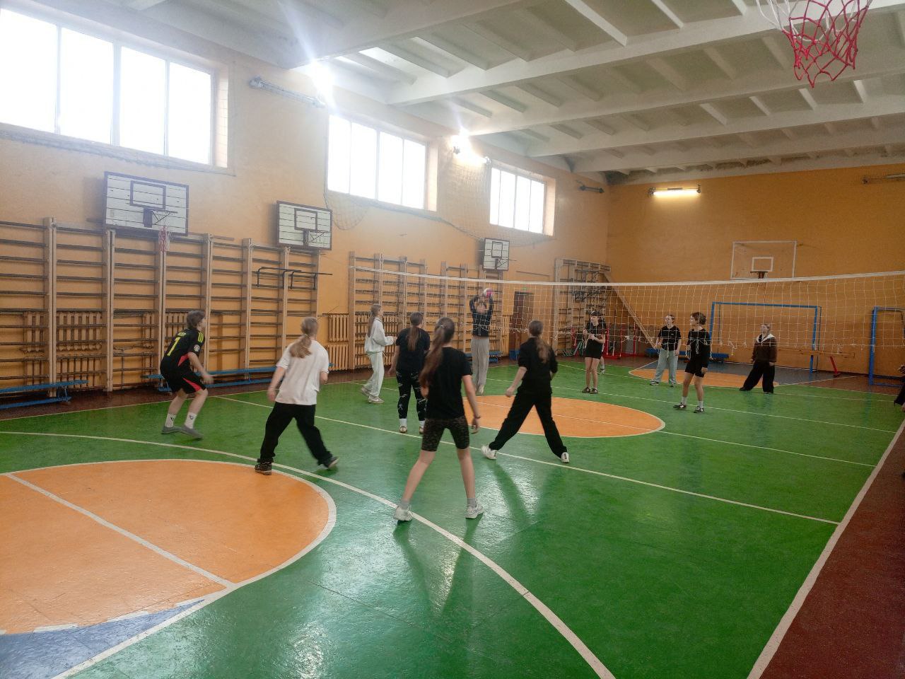 В Ждановке прошли соревнования по пионерболу В Ждановке прошли соревнования по пионерболу