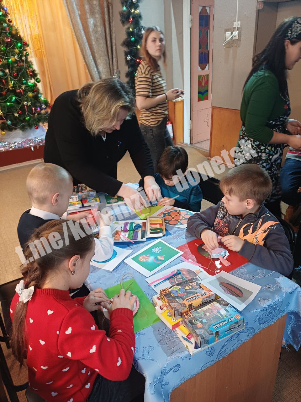 Сегодня для детей-сирот и детей, лишенных родительского попечения провели мастер-класс «В гостях у Святого Николая» Сегодня для детей-сирот и детей, лишенных родительского попечения провели мастер-класс «В гостях у Святого Николая»