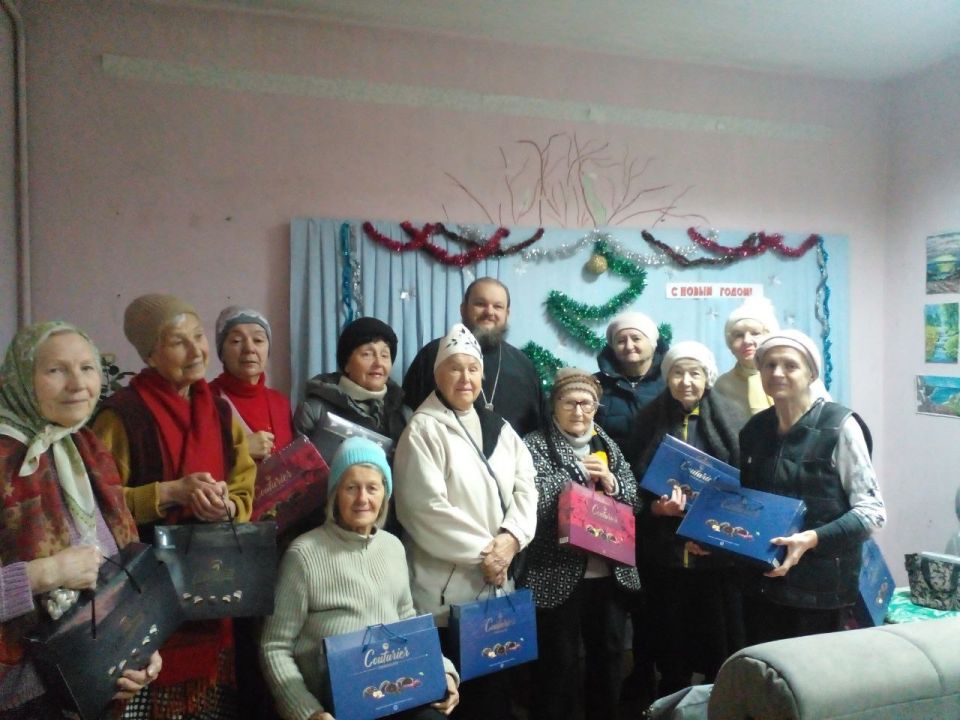 Духовное тепло и праздничное настроение в Центре социального обслуживания Калининского района Духовное тепло и праздничное настроение в Центре социального обслуживания Калининского района