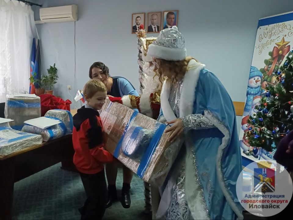 Денис Зубов: Новогоднее чудо. Для детей, состоящих на учёте в отделе опеки и попечительства, сотрудники администрации при поддержке наших друзей исполнили мечты! Выражаем благодарность генеральному директору ООО «Ходынский... Денис Зубов: Новогоднее чудо. Для детей, состоящих на учёте в отделе опеки и попечительства, сотрудники администрации при поддержке наших друзей исполнили мечты! Выражаем благодарность генеральному директору ООО «Ходынский...