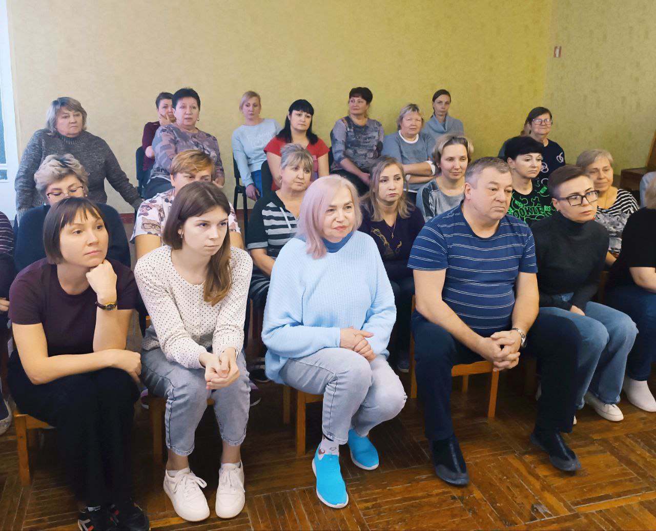 Состоялась встреча начальника Управления образования администрации городского округа Горловка с трудовым коллективом