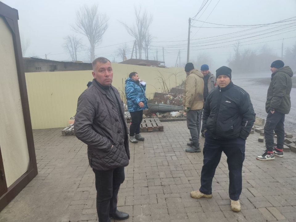 Ямальцы передали гуманитарную помощь в село Октябрьское и Лазаревку Волновахского округа Ямальцы передали гуманитарную помощь в село Октябрьское и Лазаревку Волновахского округа