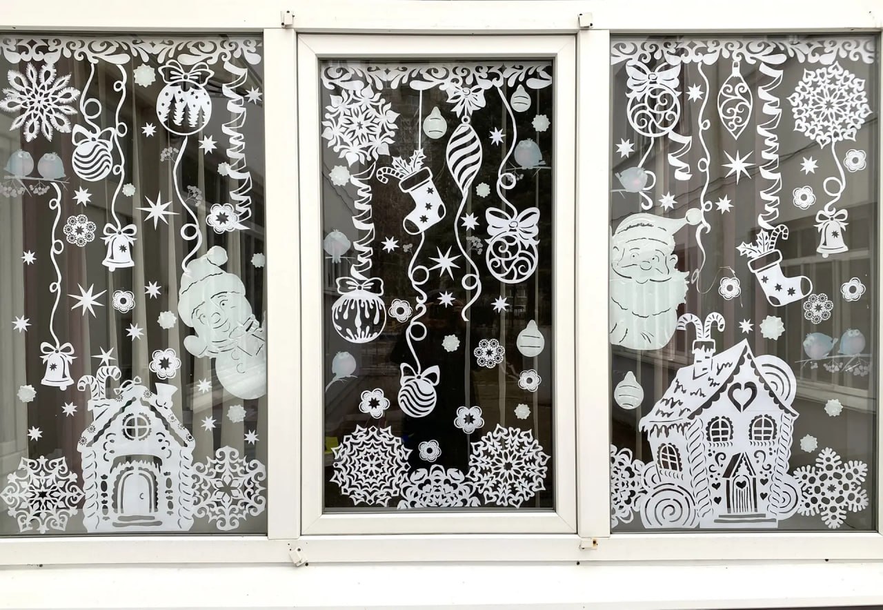 В ГКДОУ «Детский сад № 23 г.о. Харцызск» ДНР уже стало доброй традицией украшать окна под Новый год В ГКДОУ «Детский сад № 23 г.о. Харцызск» ДНР уже стало доброй традицией украшать окна под Новый год