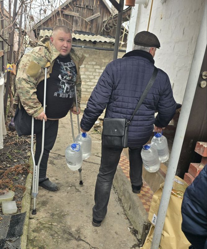Дмитрий Огилец: Вчера также проведали двух наших боевых товарищей, которые в 2022 году потеряли ноги Дмитрий Огилец: Вчера также проведали двух наших боевых товарищей, которые в 2022 году потеряли ноги