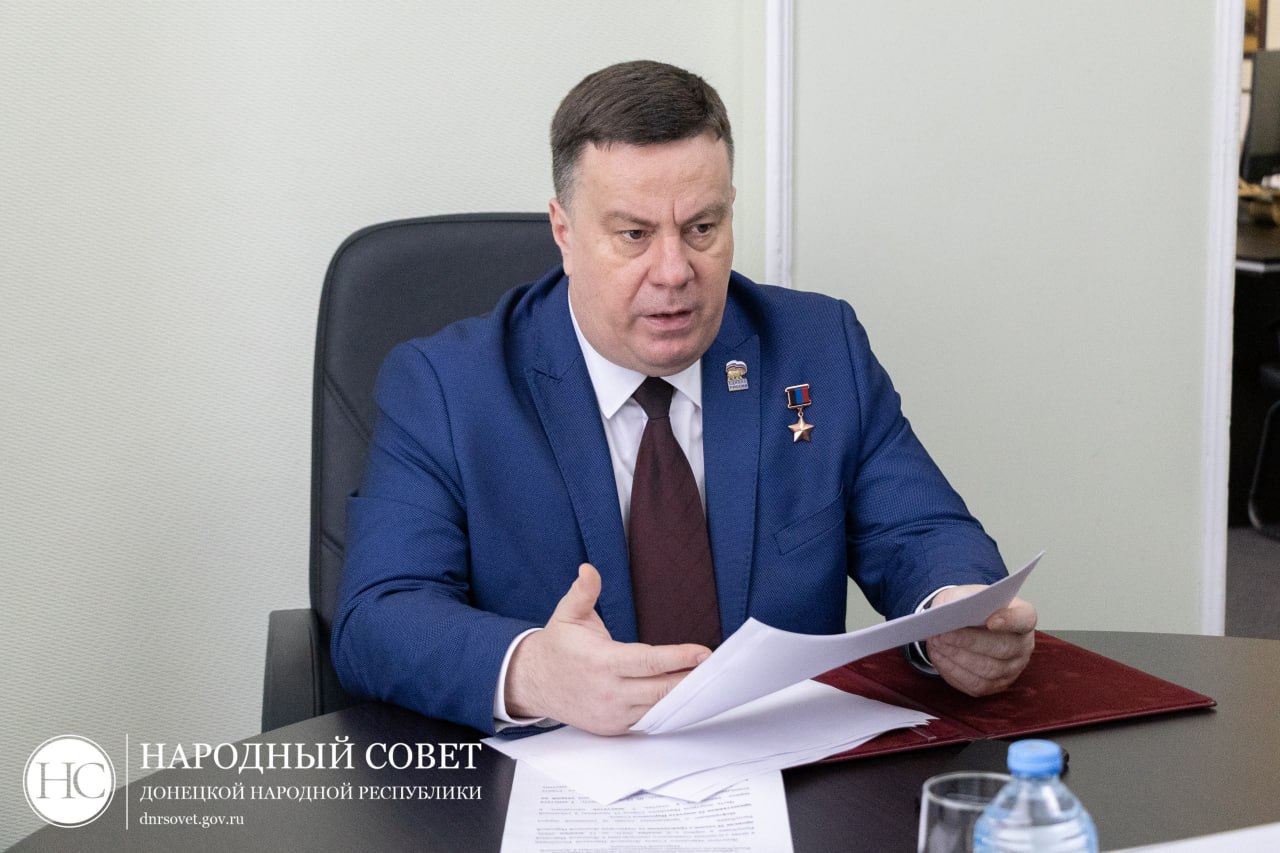 Константин Кузьмин: Обсудили организацию работы парламента, работу на закрепленных за депутатами округах на совещании с коллегами Константин Кузьмин: Обсудили организацию работы парламента, работу на закрепленных за депутатами округах на совещании с коллегами