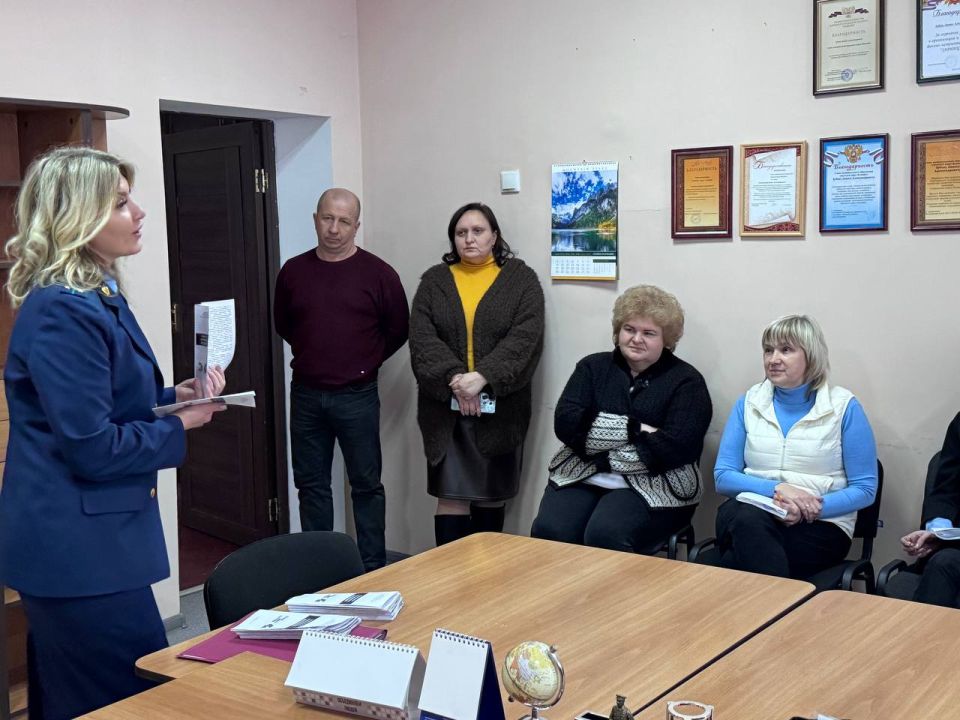 Денис Зубов: Сотрудники прокуратуры города Харцызска Донецкой Народной Республики провели встречу с сотрудниками администрации городского округа Иловайск Денис Зубов: Сотрудники прокуратуры города Харцызска Донецкой Народной Республики провели встречу с сотрудниками администрации городского округа Иловайск