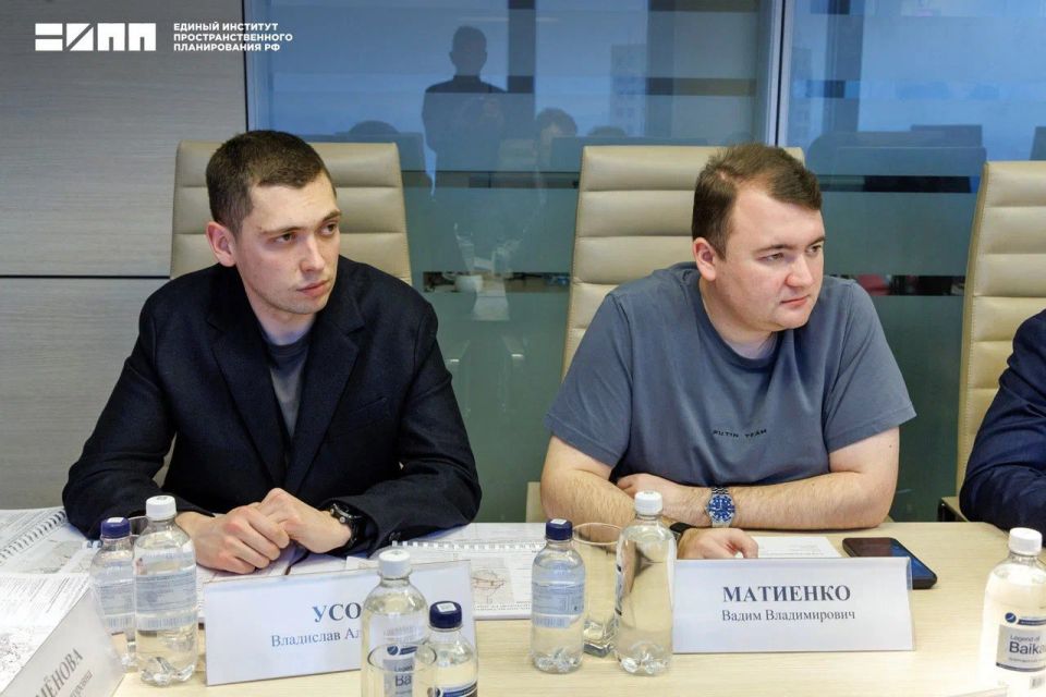 Инвестиционный потенциал прибрежных территорий ДНР для развития туризма был рассмотрен на совещании зампредседателя правительства ДНР Кирилла Макарова и директора Единого института пространственного планирования РФ Дины... Инвестиционный потенциал прибрежных территорий ДНР для развития туризма был рассмотрен на совещании зампредседателя правительства ДНР Кирилла Макарова и директора Единого института пространственного планирования РФ Дины...