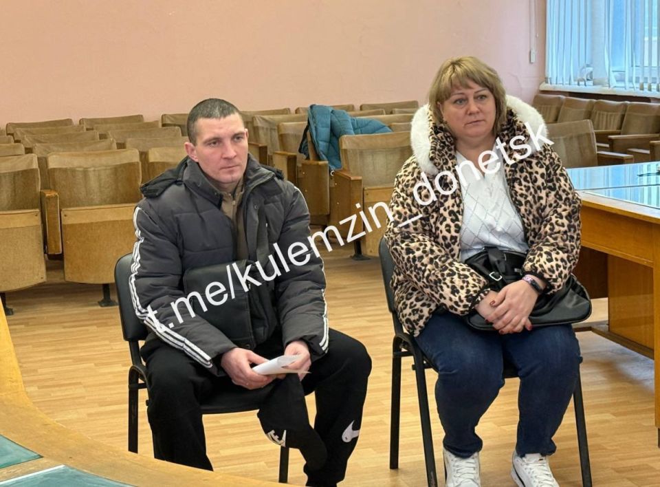 Сегодня советник главы администрации городского округа Донецк Николай Волков провёл приём граждан в общественной приёмной Донецкого городского местного отделения партии «Единая Россия» Сегодня советник главы администрации городского округа Донецк Николай Волков провёл приём граждан в общественной приёмной Донецкого городского местного отделения партии «Единая Россия»