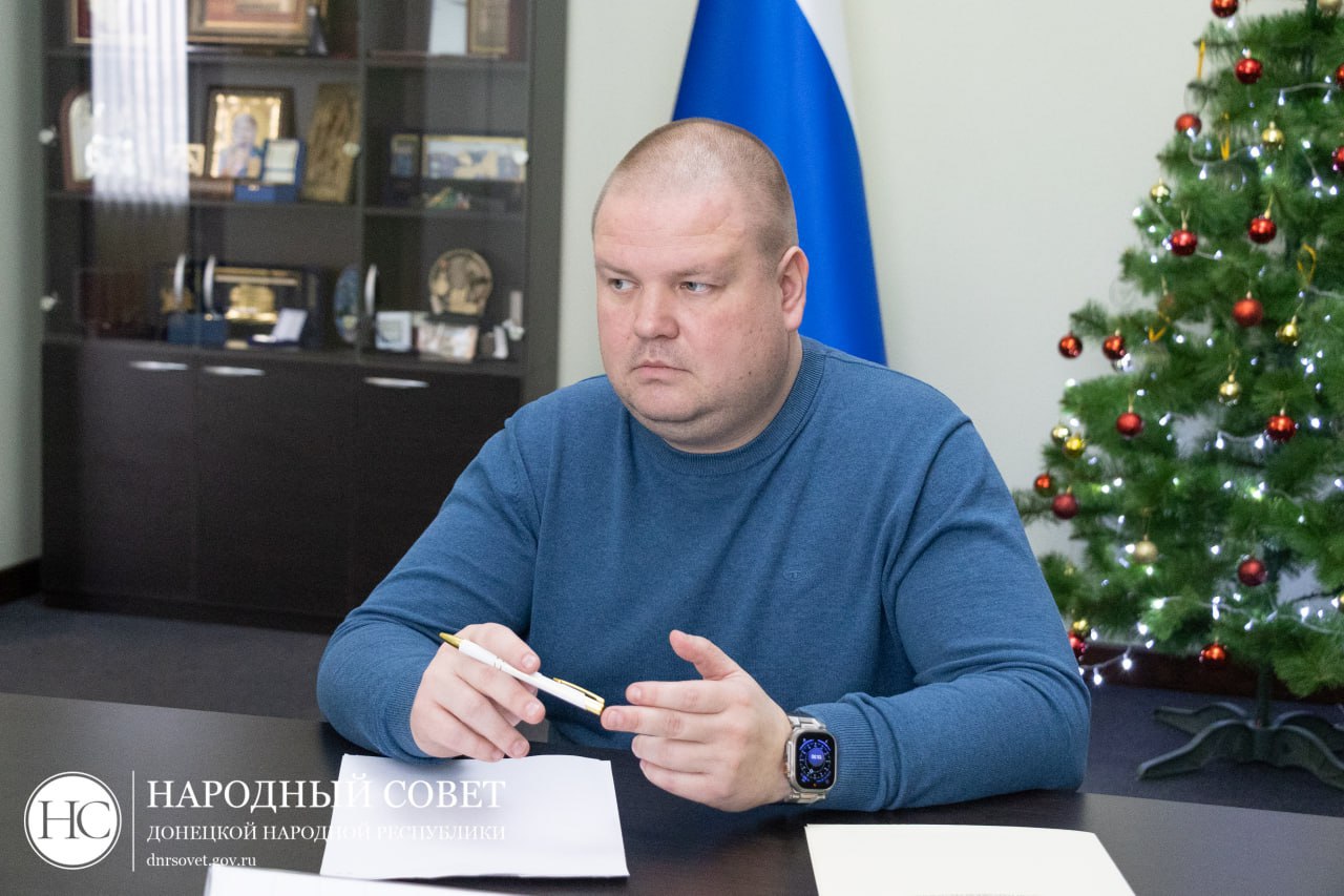 Константин Кузьмин: Обсудили организацию работы парламента, работу на закрепленных за депутатами округах на совещании с коллегами Константин Кузьмин: Обсудили организацию работы парламента, работу на закрепленных за депутатами округах на совещании с коллегами