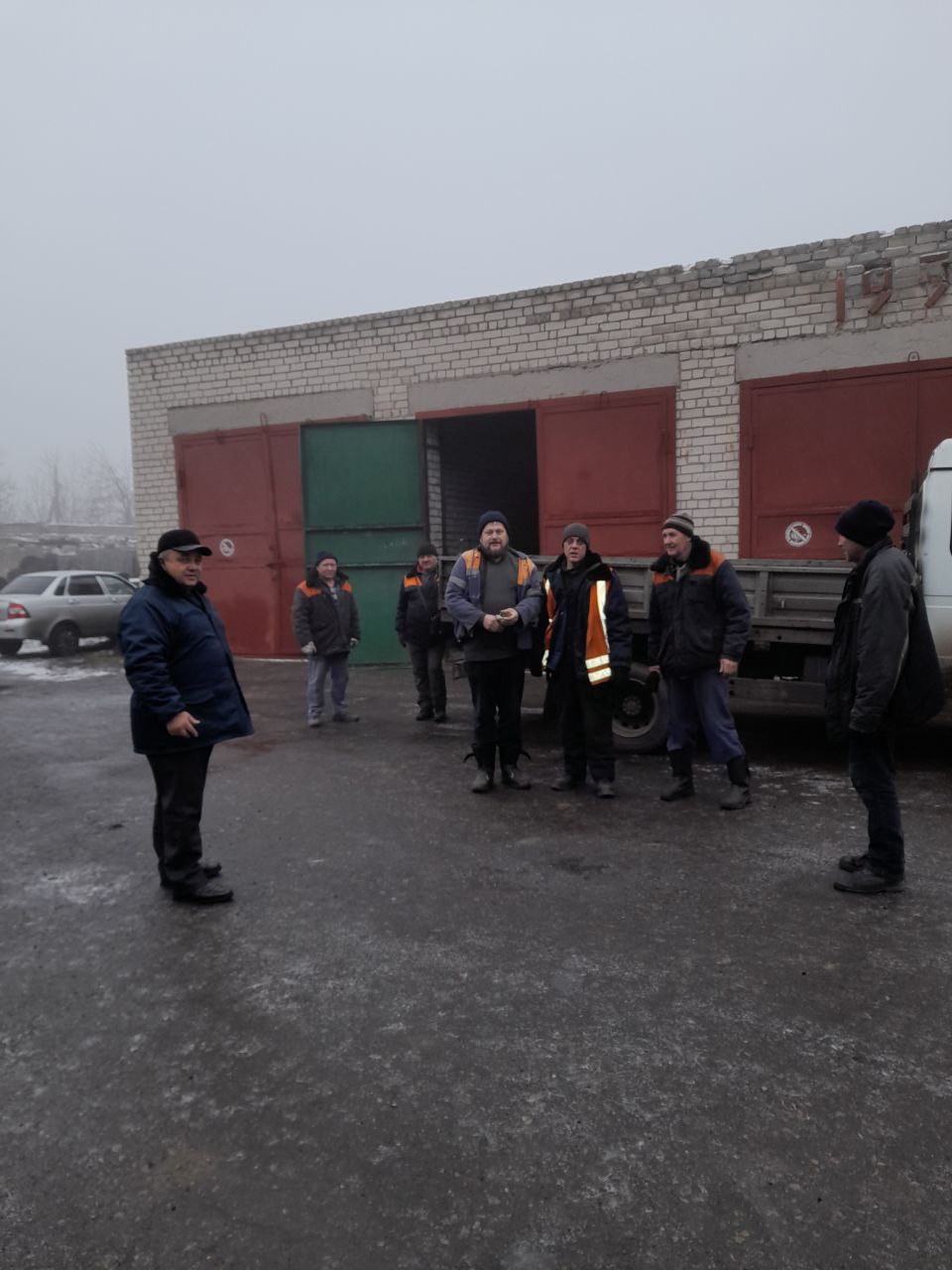 18 декабря 2025 года в Дебальцево состоялась важная встреча депутата Дебальцевского городского совета от политической партии «Единая Россия» Сергея Кириченко с трудовым коллективом школы ГБОУ №6. В ходе диалога были... 18 декабря 2025 года в Дебальцево состоялась важная встреча депутата Дебальцевского городского совета от политической партии «Единая Россия» Сергея Кириченко с трудовым коллективом школы ГБОУ №6. В ходе диалога были...