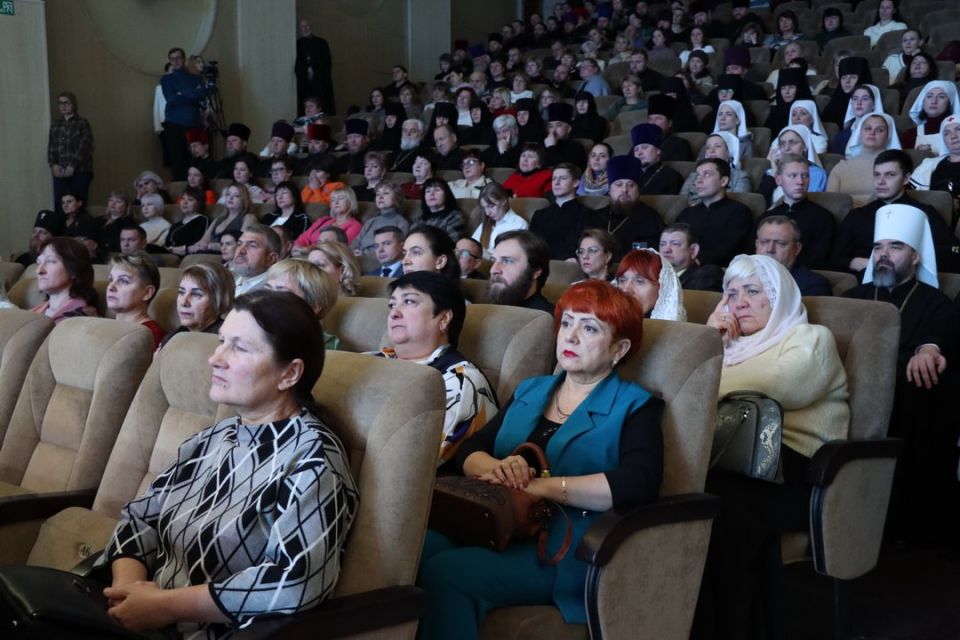 Олег Трофимов: В Донецке прошли Рождественские чтения Олег Трофимов: В Донецке прошли Рождественские чтения