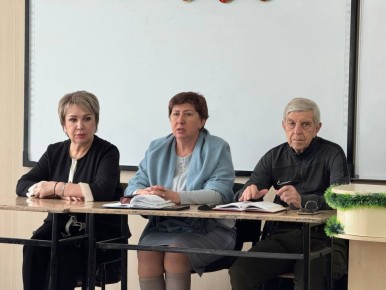 Елена Рязанцева: В Донецком технологическом колледже обсудили актуальные вопросы района