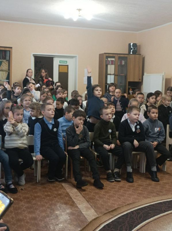 Сказка – ложь, да в ней намек: как в Донецке школьникам объясняли права через приключения любимых героев! Сказка – ложь, да в ней намек: как в Донецке школьникам объясняли права через приключения любимых героев!