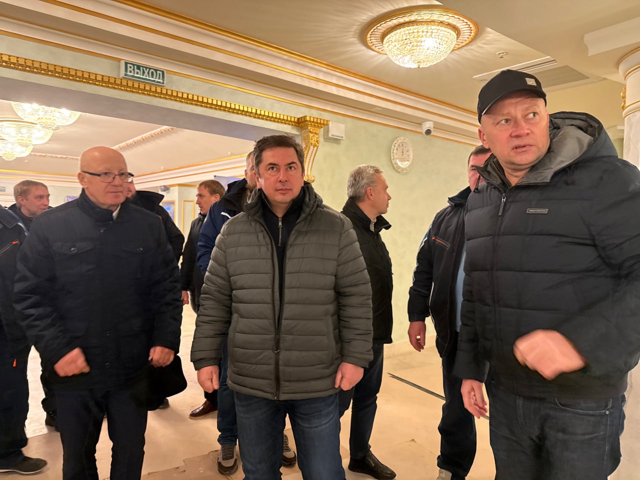 Мариуполь с рабочим визитом посетил вице-губернатор Санкт-Петербурга — руководитель Администрации Губернатора Санкт-Петербурга Валерий Москаленко Мариуполь с рабочим визитом посетил вице-губернатор Санкт-Петербурга — руководитель Администрации Губернатора Санкт-Петербурга Валерий Москаленко