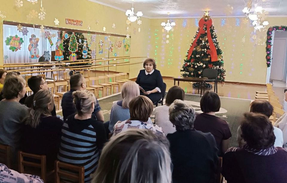 Состоялась встреча начальника Управления образования администрации городского округа Горловка с трудовым коллективом Состоялась встреча начальника Управления образования администрации городского округа Горловка с трудовым коллективом
