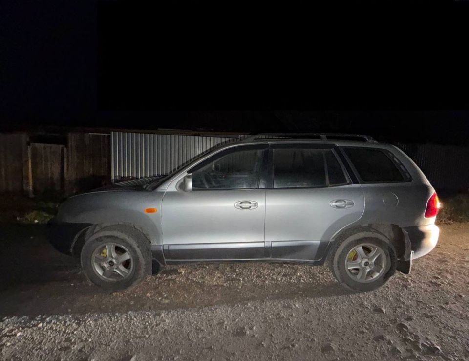 Автоугонщики в Макеевке вышвырнули водителя из салона чтобы покататься Автоугонщики в Макеевке вышвырнули водителя из салона чтобы покататься