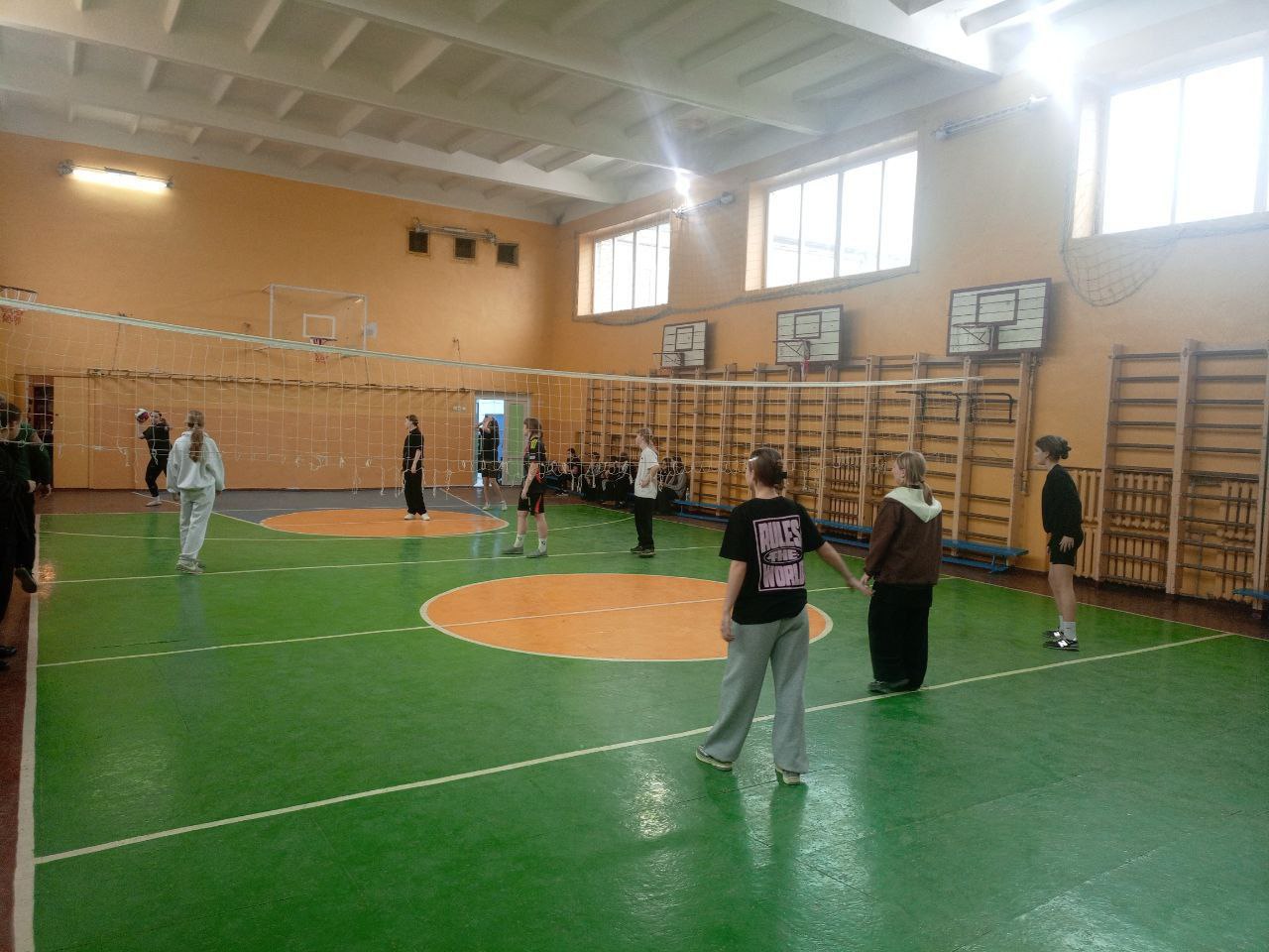 В Ждановке прошли соревнования по пионерболу В Ждановке прошли соревнования по пионерболу