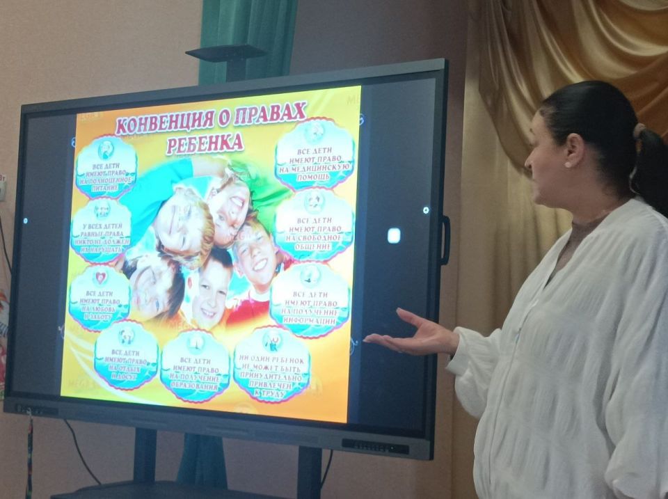 Сказка – ложь, да в ней намек: как в Донецке школьникам объясняли права через приключения любимых героев! Сказка – ложь, да в ней намек: как в Донецке школьникам объясняли права через приключения любимых героев!