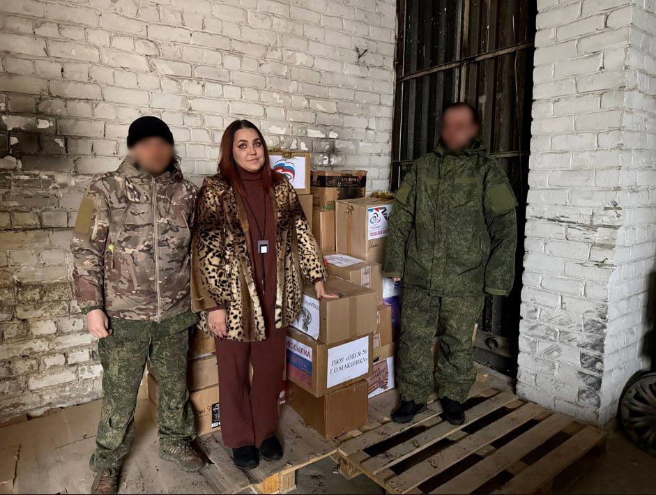 Сегодня, 18 декабря, в преддверии новогодних праздников в Центрально-Городском внутригородском районе города Макеевки, состоялась акция «Посылка солдату» Сегодня, 18 декабря, в преддверии новогодних праздников в Центрально-Городском внутригородском районе города Макеевки, состоялась акция «Посылка солдату»