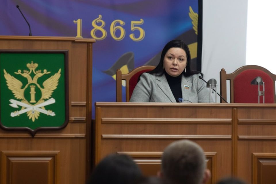 Елена Шишкина провела встречу с работниками Главного управления Федеральной службы судебных приставов по ДНР Елена Шишкина провела встречу с работниками Главного управления Федеральной службы судебных приставов по ДНР