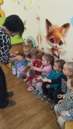 В ГКДОУ «Детский сад №4 «Сказка»» в каждой возрастной группе проведены занятия, посвященные дню святителя Николая