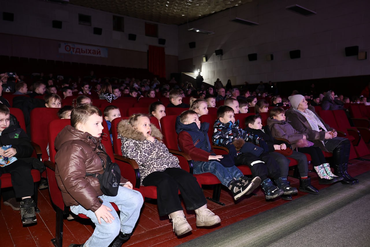 В Ждановке прошло театрализованное представление ко Дню Святого Николая В Ждановке прошло театрализованное представление ко Дню Святого Николая