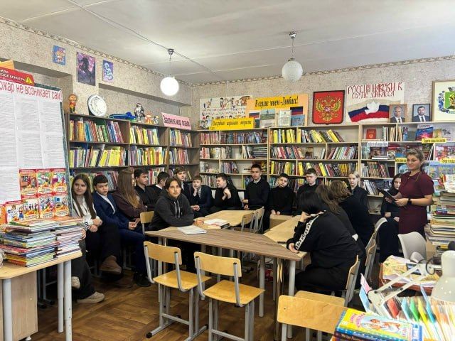 Школьникам Ждановки провели профессиографическую экскурсию Школьникам Ждановки провели профессиографическую экскурсию