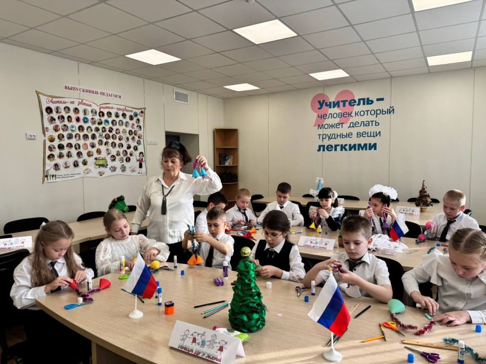 Наталья Великодная: Праздничный телемост «Волшебство новогодних игрушек» в рамках проекта «Лица Дружбы» Наталья Великодная: Праздничный телемост «Волшебство новогодних игрушек» в рамках проекта «Лица Дружбы»