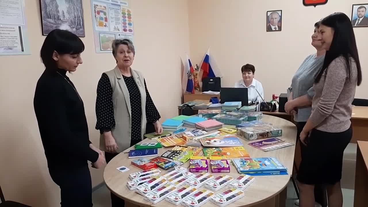 Ребята из села Красновка Волновахского округа получили подарки от ЯНАО