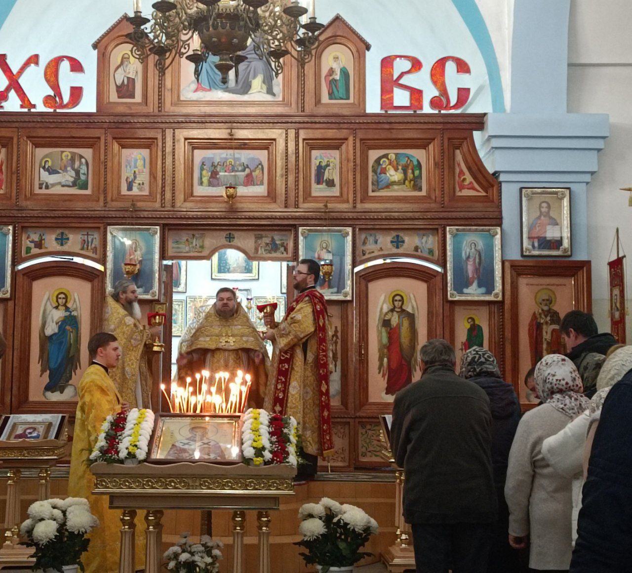 Сергей Юзвинкевич: Свято-Никольский храм пгт. Володарское впервые посетил Митрополит Донецкий и Мариупольский Владимир Сергей Юзвинкевич: Свято-Никольский храм пгт. Володарское впервые посетил Митрополит Донецкий и Мариупольский Владимир