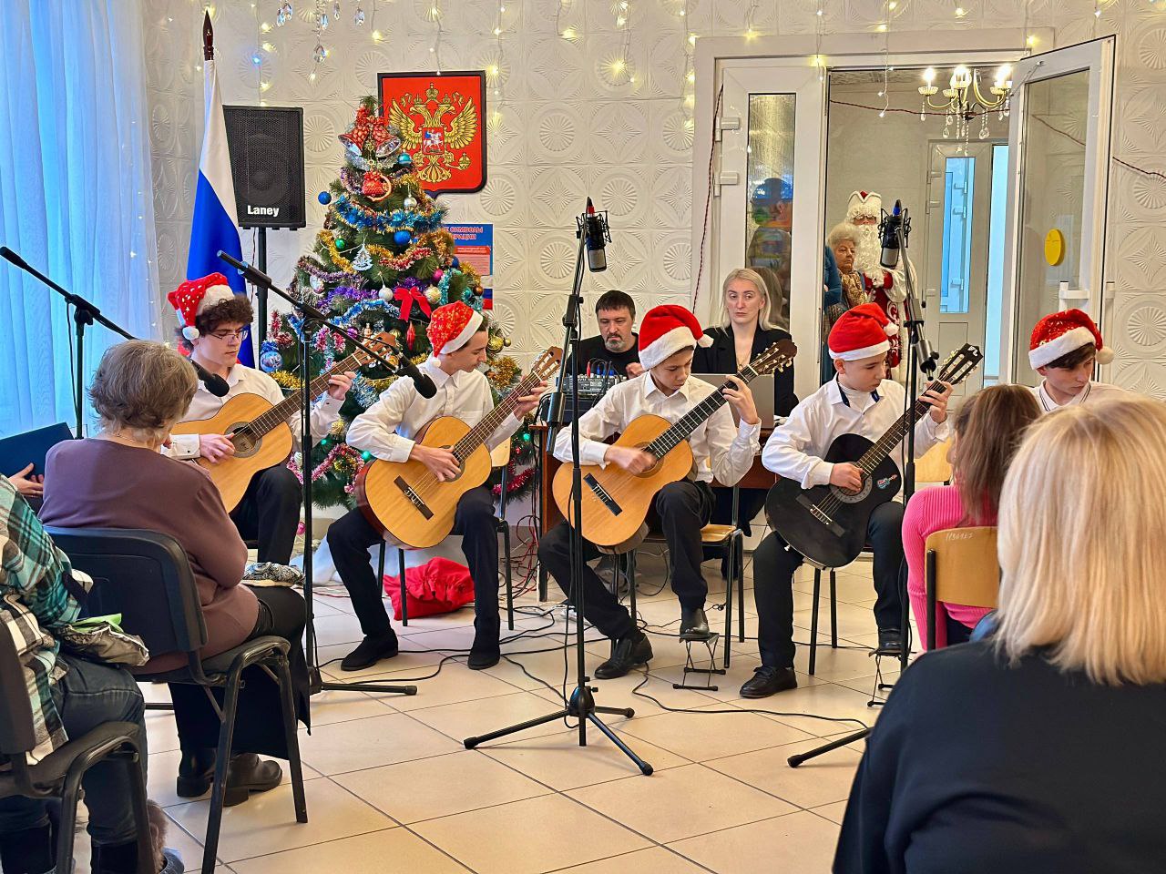 «Святой Николай приходит в гости к нам» – торжество волшебства и музыки! «Святой Николай приходит в гости к нам» – торжество волшебства и музыки!