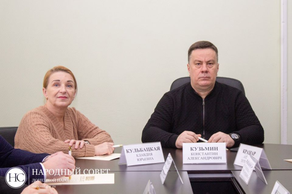 Константин Кузьмин: Вместе с коллегами внимательно следили за ходом прямой линии Президента России Владимира Путина Константин Кузьмин: Вместе с коллегами внимательно следили за ходом прямой линии Президента России Владимира Путина