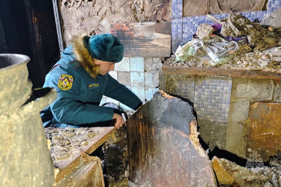 Неосторожность с печью стала причиной гибели младенца и двух женщин в Донецке Неосторожность с печью стала причиной гибели младенца и двух женщин в Донецке