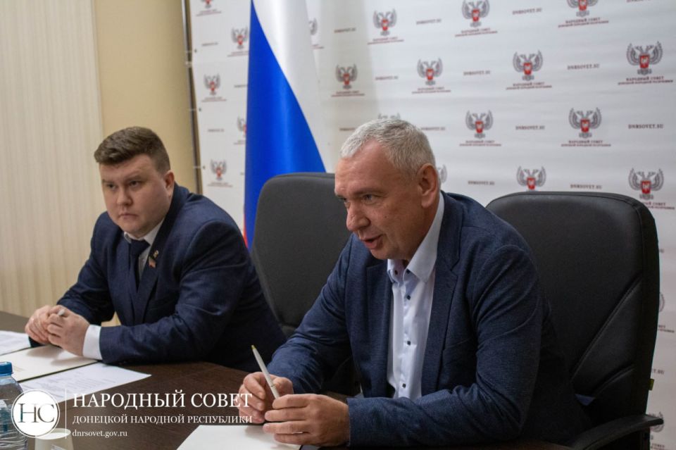В Народном Совете обсудили вопросы развития цифровой отрасли в регионе В Народном Совете обсудили вопросы развития цифровой отрасли в регионе