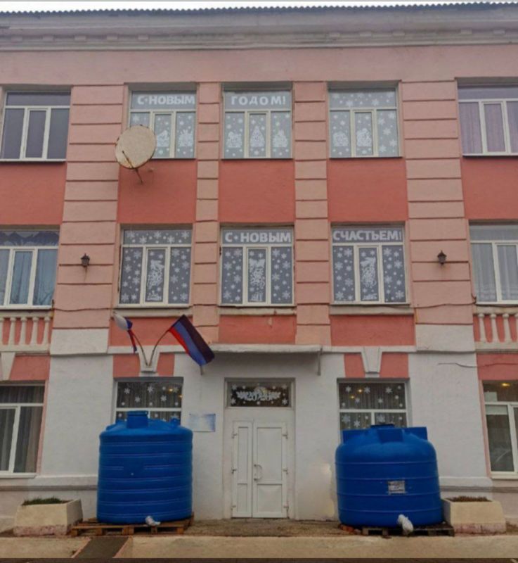В Центрально-Городском районе города Горловка продолжается реализация по созданию новогодней атмосферы в преддверии праздников В Центрально-Городском районе города Горловка продолжается реализация по созданию новогодней атмосферы в преддверии праздников