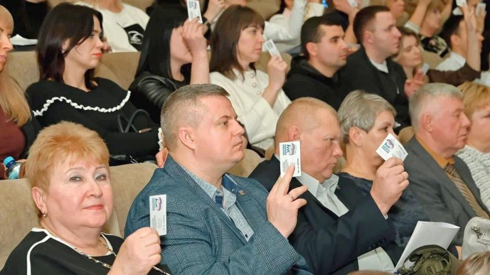 Александр Шатов: Делегация Шахтерского округа приняла участие в V Конференции Донецкого регионального отделения Единой России Александр Шатов: Делегация Шахтерского округа приняла участие в V Конференции Донецкого регионального отделения Единой России