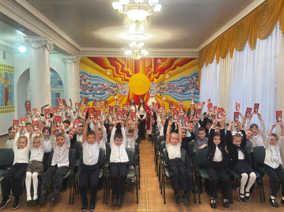 В школах и детских садах Шахтерского округа прошли мероприятия ко Дню Святого Николая В школах и детских садах Шахтерского округа прошли мероприятия ко Дню Святого Николая