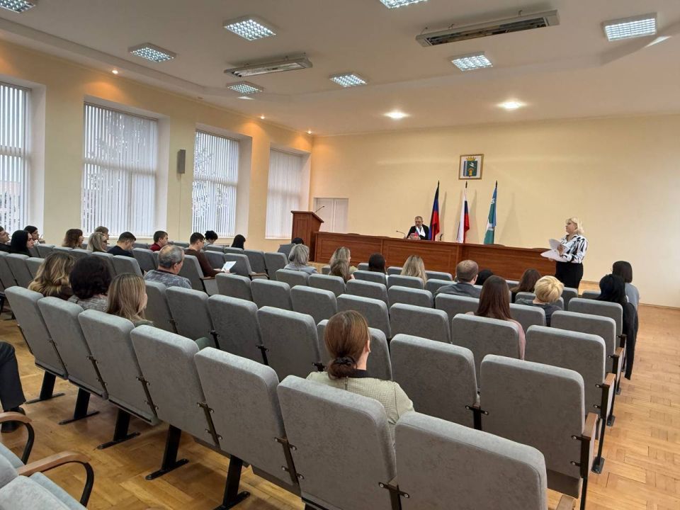На совещании в администрации Мангушского округа обсудили развитие туризма, итоги работы и планы партии На совещании в администрации Мангушского округа обсудили развитие туризма, итоги работы и планы партии