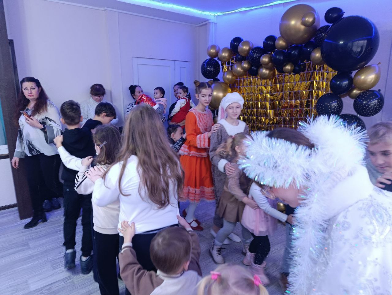 Чудеса случаются: в День святого Николая мы зажгли огоньки детских улыбок Чудеса случаются: в День святого Николая мы зажгли огоньки детских улыбок