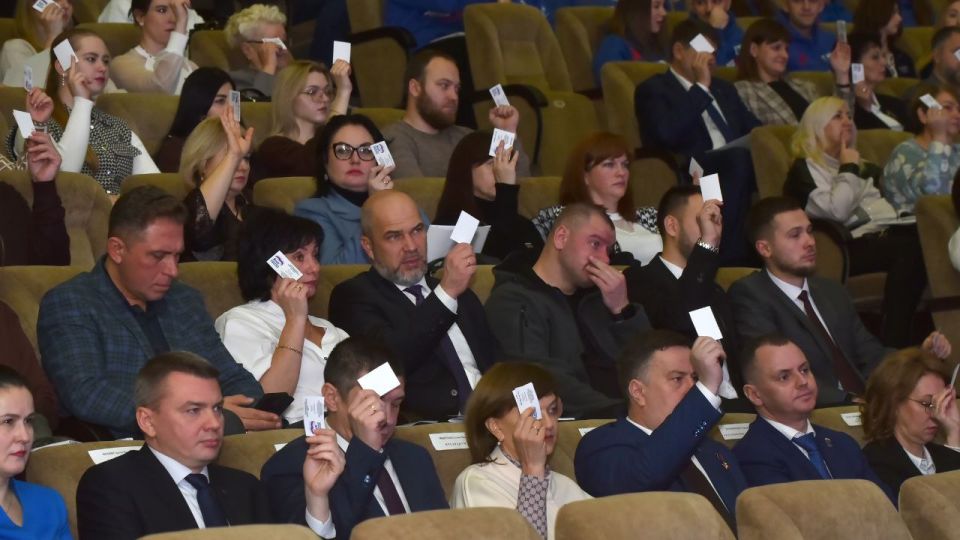 Вместе с коллегами принял участие в итоговом мероприятии Донецкого регионального отделения партии «Единая Россия» Вместе с коллегами принял участие в итоговом мероприятии Донецкого регионального отделения партии «Единая Россия»