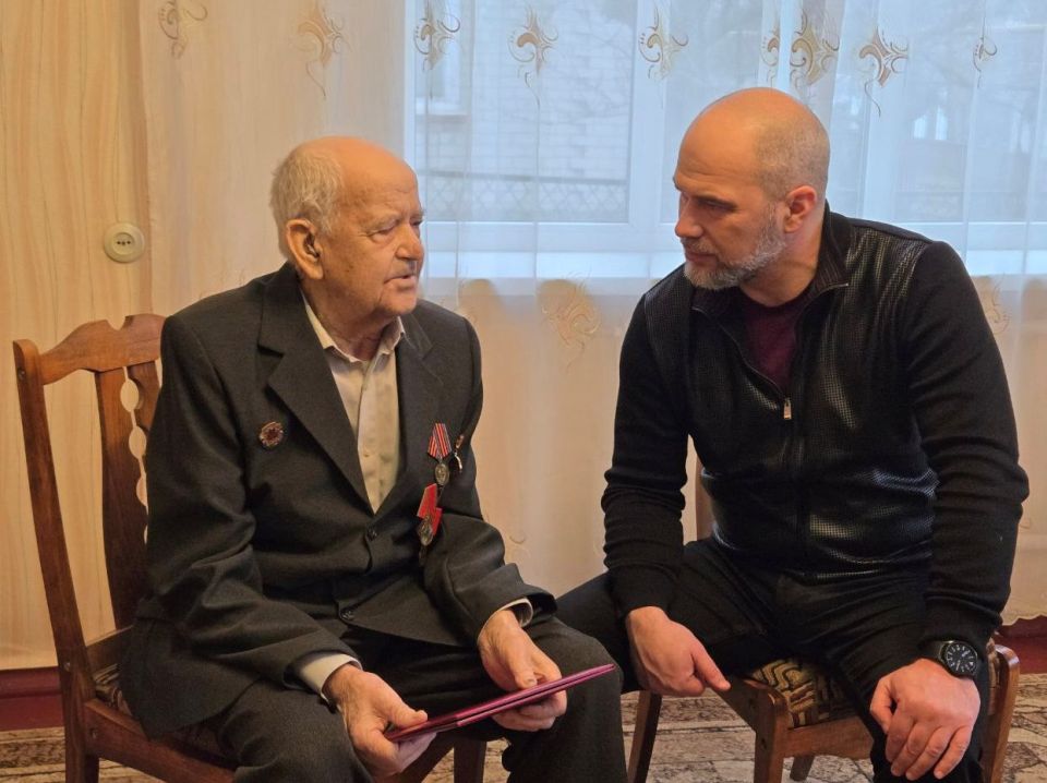 Долгожителя городского округа Дебальцево поздравили с 95-летним юбилеем Долгожителя городского округа Дебальцево поздравили с 95-летним юбилеем