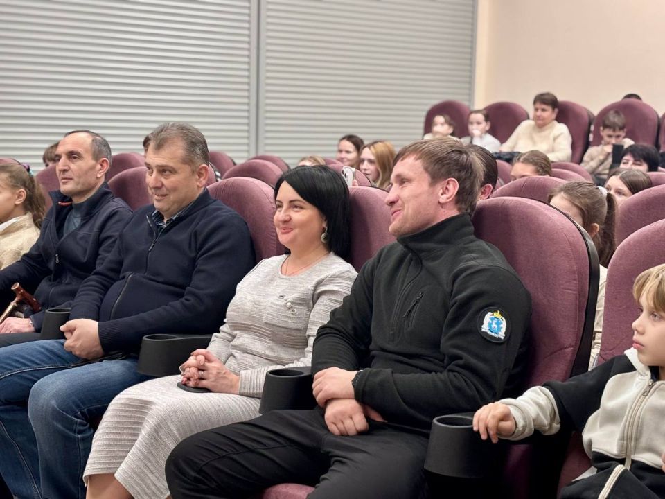 Константин Зинченко: Открыли первый в Волновахском МО кинозал Константин Зинченко: Открыли первый в Волновахском МО кинозал
